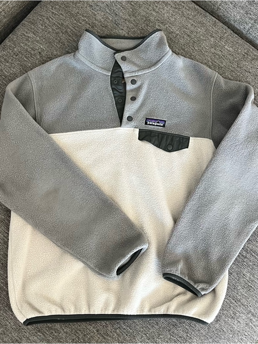 Patagonia Light Gray & Cream Snap-T Fleece Pullover